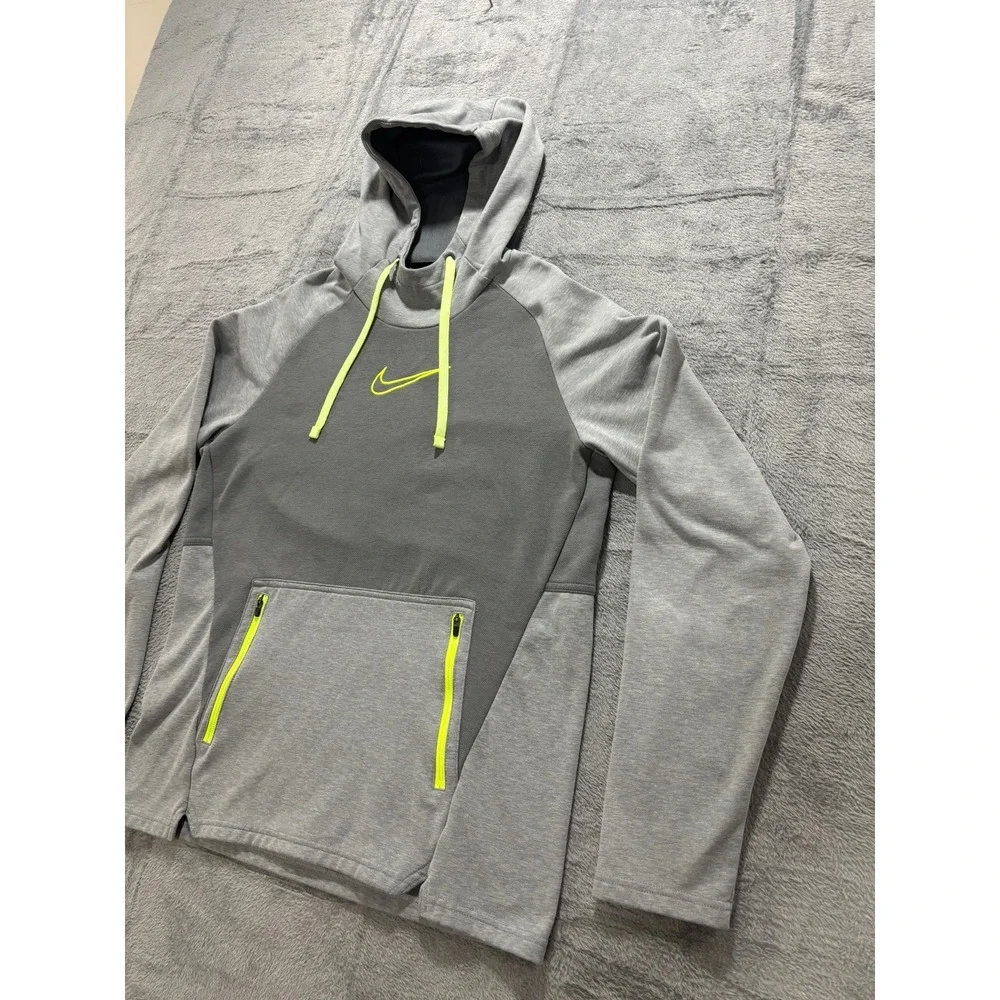 Nike M Gray‎ Therma-FIT Pullover Hoodie Womens Crewneck Swoosh Logo Athleisure
